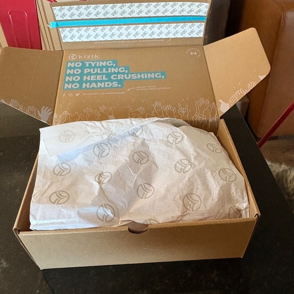 NIB - Kizik Madrid Eco-Knit slip-on shoes - SZ 8.5 - Picture 14 of 17